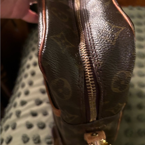 Louis Vuitton Dunube Crossbody - Picture 10 of 14